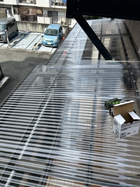 バルコニー屋根　波板交換　横浜市